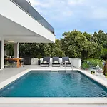 Villa Petra With Private Pool *