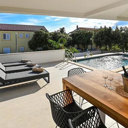 Villa Petra With Private Pool *