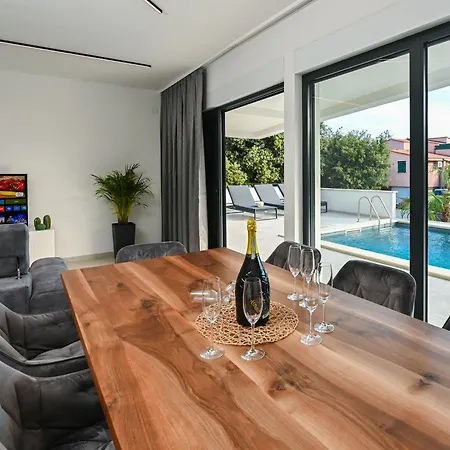 Petra With Private Pool Βίλα Mandre