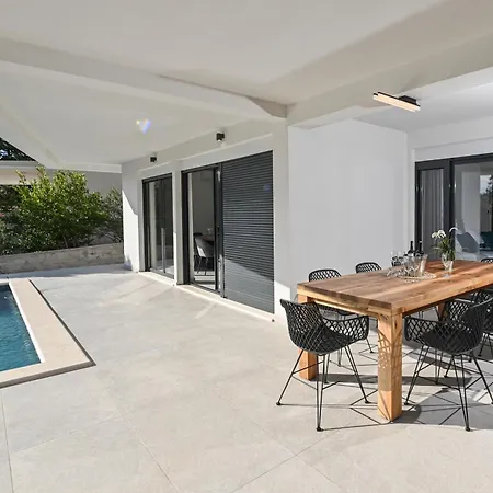 Βίλα Petra With Private Pool