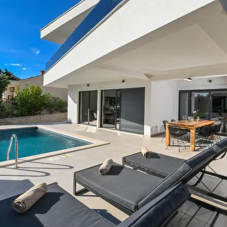 Petra With Private Pool *