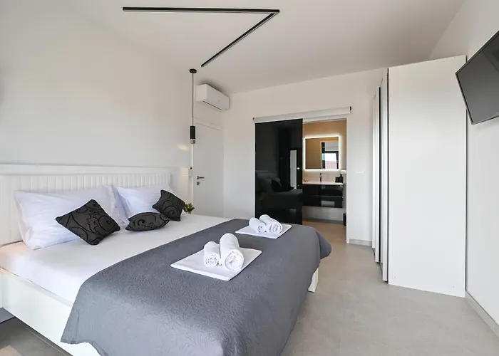 Petra With Private Pool マンドレ